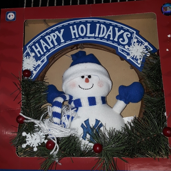 MLB New York Yankees Christmas Wreath - Picture 3 of 8